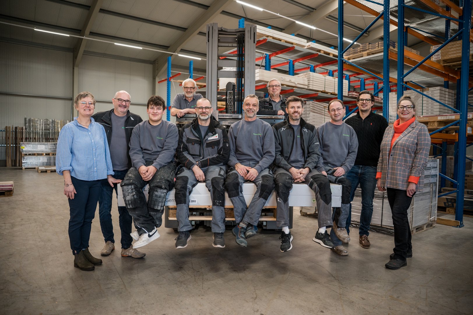 Team_im_Lager.jpg
